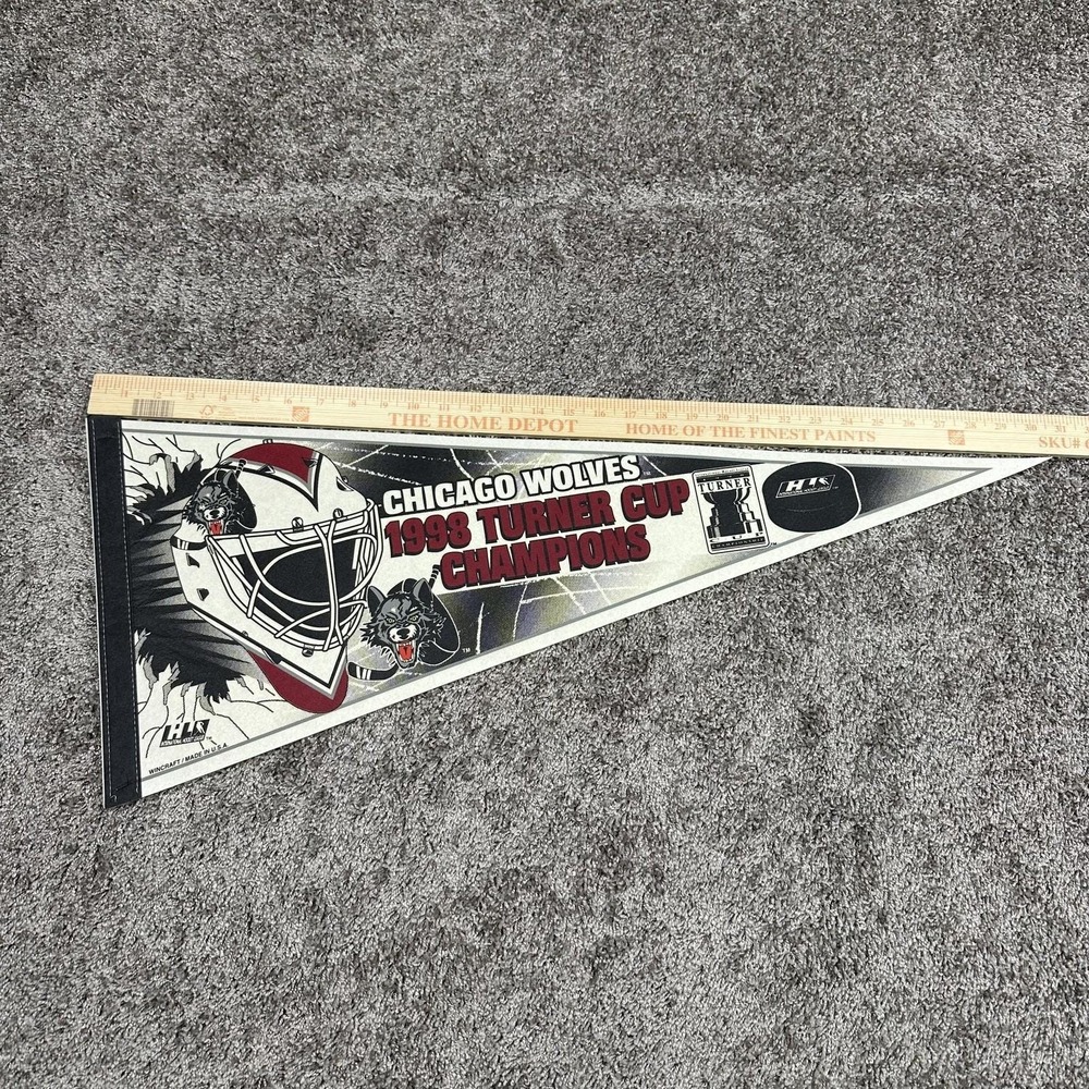 VTG Chicago Wolves 1998 Turner Cup Champions‎ Felt Pennant 29 Inch Hockey IHL